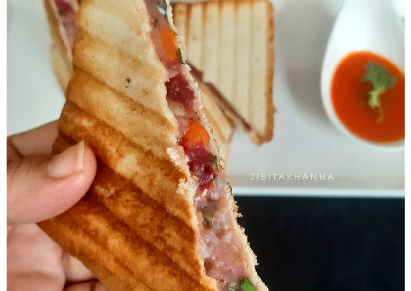 Grilled Potato Veggie stuffed Sandwich