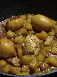 Foto resep Semur Kentang Telur Sumer