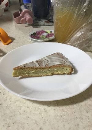 A picture of Biscuit cake.