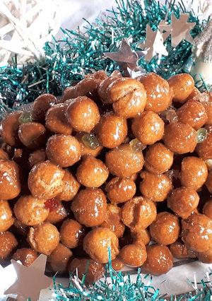 Foto di DOLCI DI NATALE: Struffoli di castagne