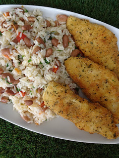 Foto de Juntos jantamos estes incríveis filetes de pescada panadas com arroz de feijão