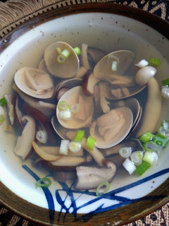 雙菇蛤蠣湯(低醣生酮餐)(港式家常好湯)(簡單料理)(電鍋料理) 的食譜成品照片