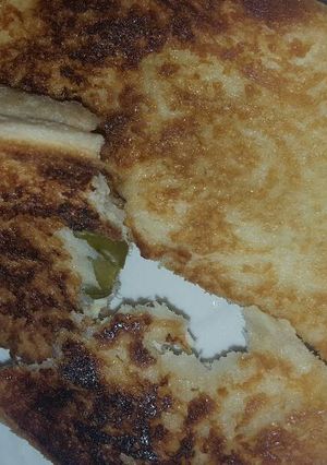 A picture of Chicken Mayo with Gherkins.