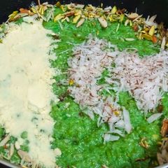 A picture of Green halwa (lauki halwa).