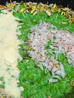 A picture of Green halwa (lauki halwa).
