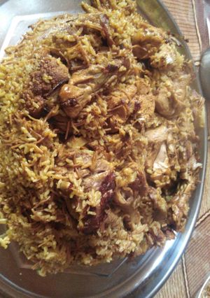 صورة لوصفة مقلوبة دجاج بالشعيرية