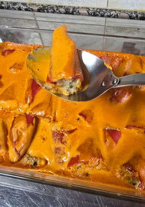 Una foto de Pimientos del piquillo rellenos de marisco
