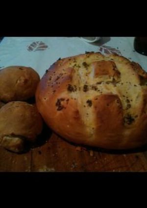 Una foto de Pan casero con mostaza y semillas