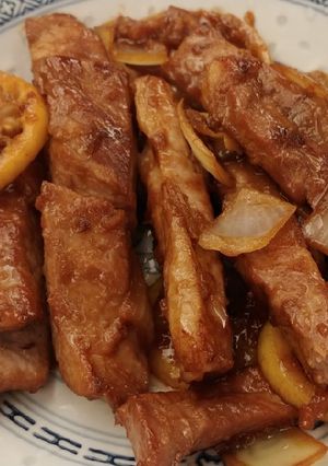 A picture of 薑檸豬肉 (Ginger Lemon Pork).