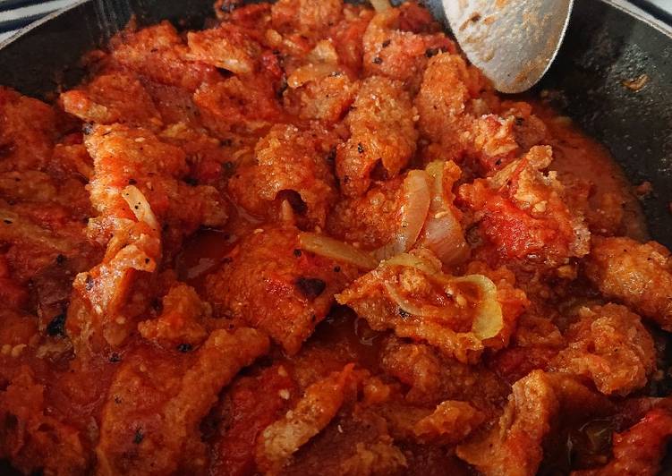 Guisado de chicharrón