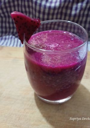 A picture of Dragon fruit smoothie.