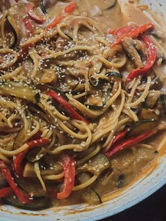 Lucaféle thai zöld curry-s tészta recept fotója
