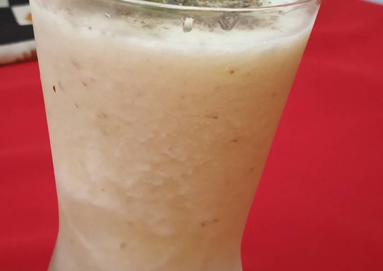Simple Way to Make Super Quick Homemade Pineapple Smoothie