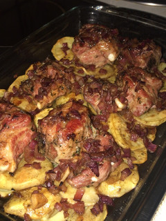 Una foto de Costillas al horno con patatas y salsa teriyaki