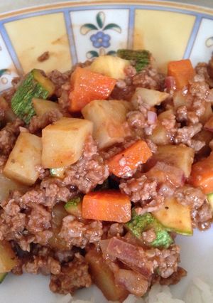Una foto de Carne molida con verduras