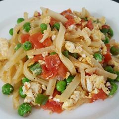 A picture of Mie goreng / Stir-fried noodle.
