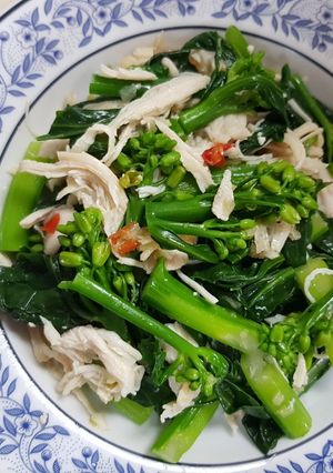รูปของ ยำเบบี้บล็อคโครี่อกไก่