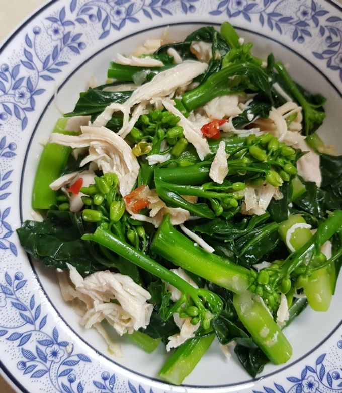 รูปของ ยำเบบี้บล็อคโครี่อกไก่