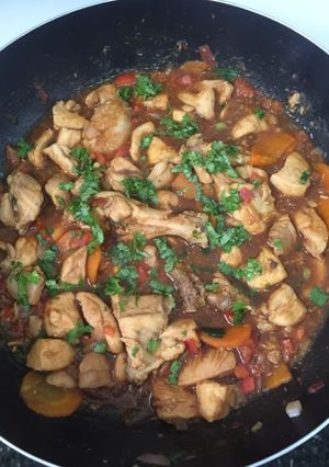 Una foto de Pollo Guisado 🤤