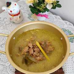 A picture of Gulai kambing.