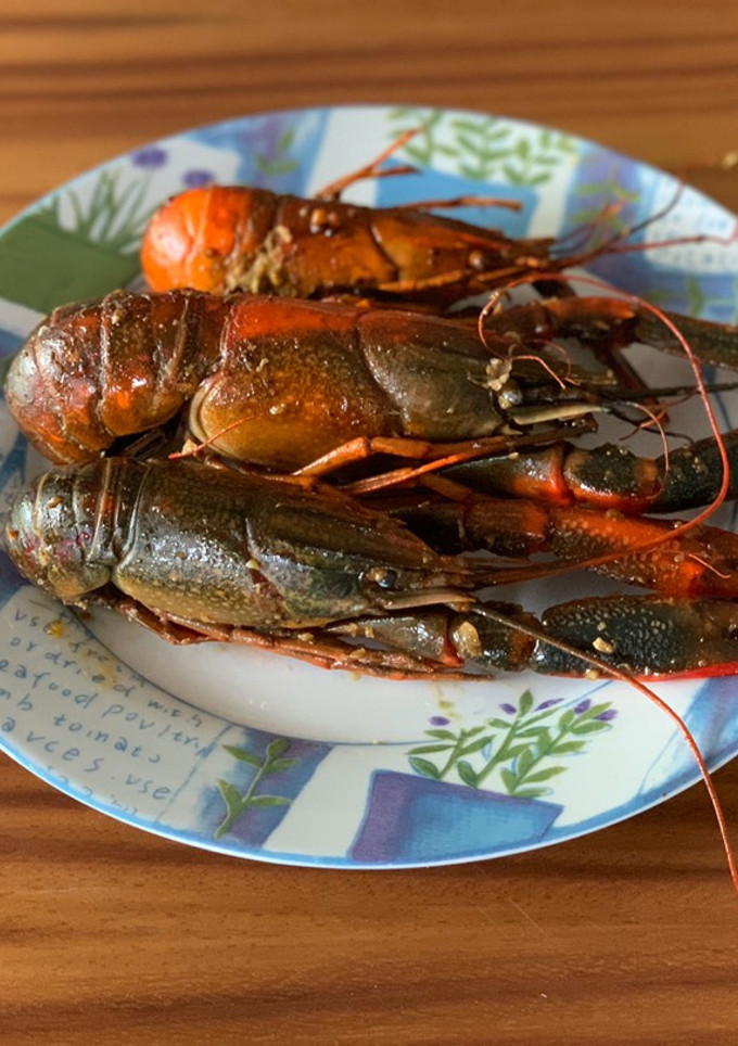 Una foto de Langostinos al mojo de ajo estilo MAMUCAS