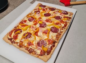 Una foto de Pizza con harina de almendras y avena sin gluten!
