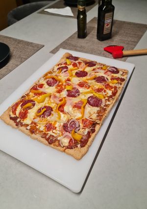 Una foto de Pizza con harina de almendras y avena sin gluten!