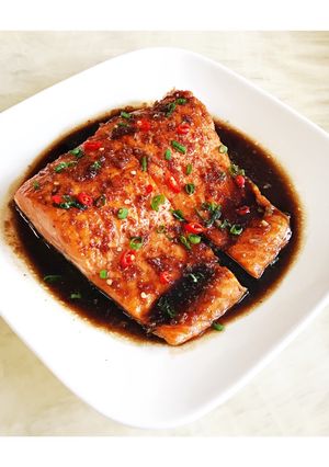 Hình của món Cá hồi áp chảo ăn cùng sốt tương 🍣🍣🍣.