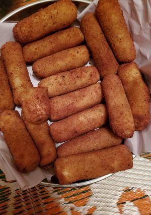 A picture of Sri Lankan Short-Eat: Rolls.