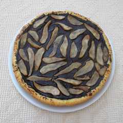 A picture of Crostata con Crema al Cacao e Pere.