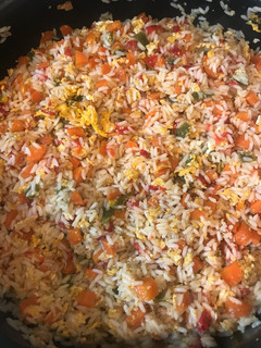 Una foto de Arroz frito con verduritas