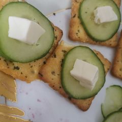 A picture of 3 color Biscuit Canapés 🍪.