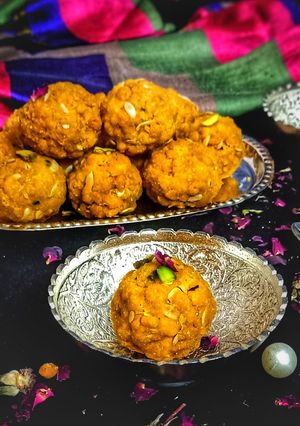 A picture of Boondi ladoo.