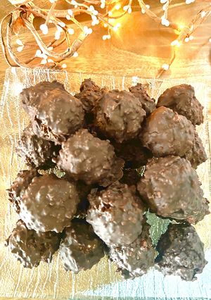 Une photo de Crottes en chocolat comme un rocher ! 🍫🎄