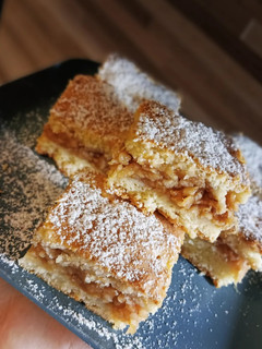 Almás pite (élesztős) recept fotója