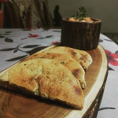 A picture of Baked Amritsari Kulcha With Matar Ki Chaat.