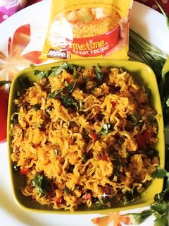 मैगी पोहा (Maggi Poha recipe in Hindi) रेसिपी मुख्य फोटो