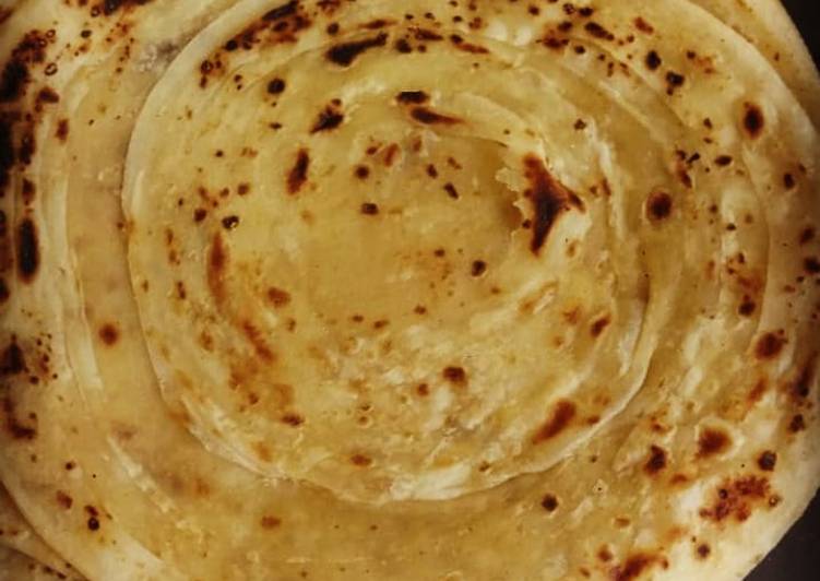 Raishmi makhni paratha