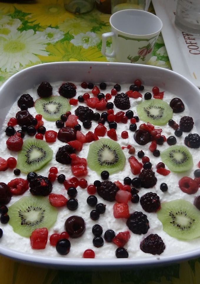 Túrós-gyümölcsös babapiskótás recept fotója