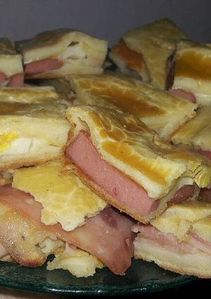 Una foto de Torta de salchicha y huevo