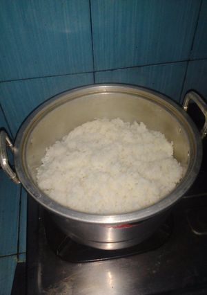 Foto resep Tips mengukus nasi kemarin #Rahasia tetep fresh (no bau khas)