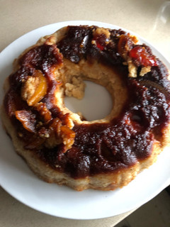 Una foto de Pudín de coco rallado con frutas caramelizadas