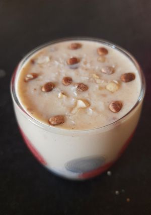 मसाला दूध (masala dudh recipe in marathi) रेसिपी चे मुख्य फोटो 