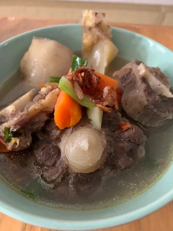 Cara Gampang Menyiapkan Resep Sop buntut dan sumsum sapi Anti Ribet, Menggugah Selera
