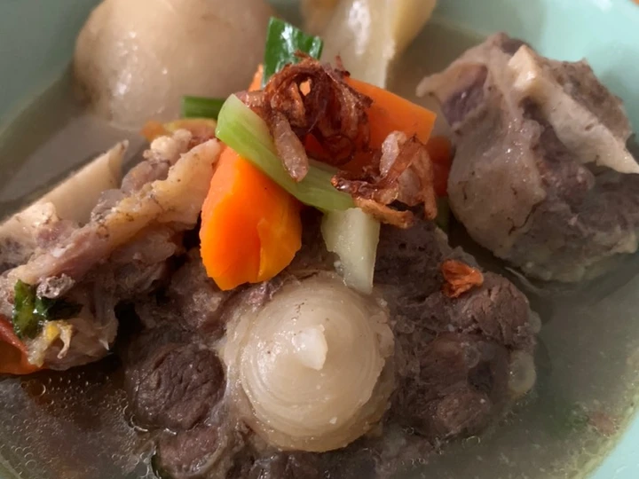 Cara Gampang Menyiapkan Resep Sop buntut dan sumsum sapi Anti Ribet, Menggugah Selera