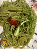 Spaghetti in padella 70 pesto di cicoria cimata e garum