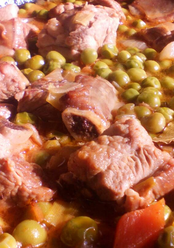 Una foto de Guisantes con costillas🍖