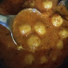 A picture of Dum aloo.