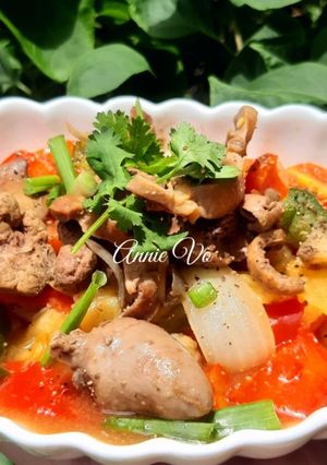 Hình của món Lòng gà xào ớt chuông.