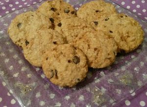 Una foto de Galletas de azúcar integral, coco, avena y chips